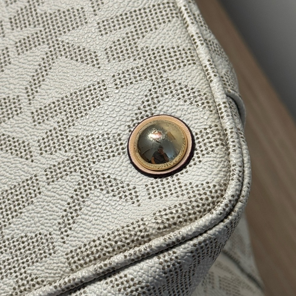 Michael Kors Light Beige MK Logo Tote with Beige Straps - Picture 7 of 13
